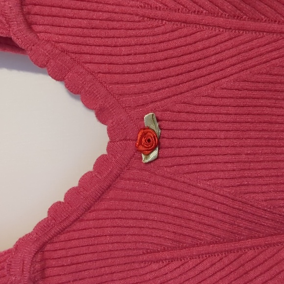 RIHOAS Pink Ribbed Knit Tank Top Sleeveless Stretch Knit Rosette Small - Picture 2 of 4